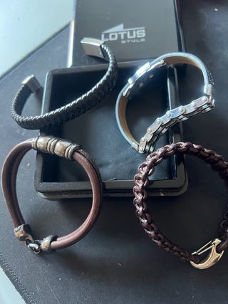 Lotto di 4 bracciali da uomo stile Lotus