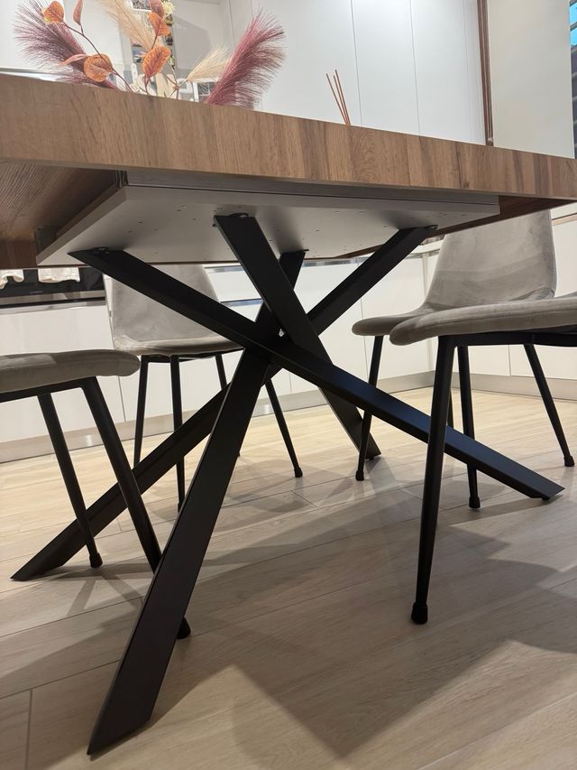 Tavolo allungabile legno e marrone