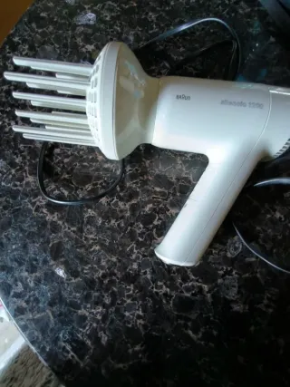 Secador de pelo Braun Silencio 1200 con difusor