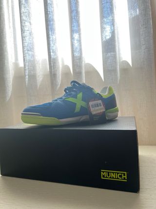 Zapatillas Fútbol Sala Munich Talla 39 sin estrena