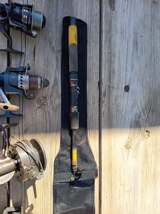 Lote carretes pesca + 2 cañas telescópicas