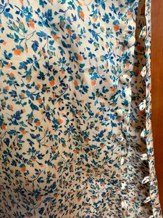Falda Zara floral satinada talla M