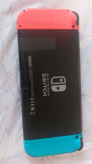 Nintendo Switch + 4 Juegos + Accesorios