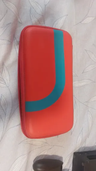 Nintendo Switch + 4 Juegos + Accesorios