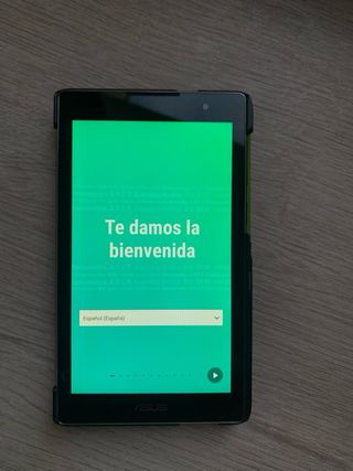 Tablet Asus de color negro como nueva.