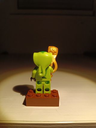 Lego NINJAGO minifigura lasha