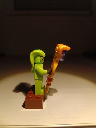 Lego NINJAGO minifigura lasha