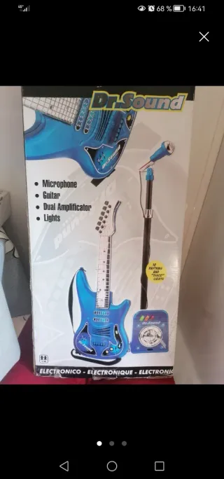 Lote 5 puzz, zapatil, guitarra eléct, pantalón 