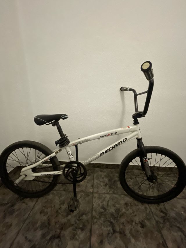 Bicicleta BMX Megamo Blanca