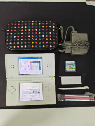 Nintendo DS Lite + Accesorios