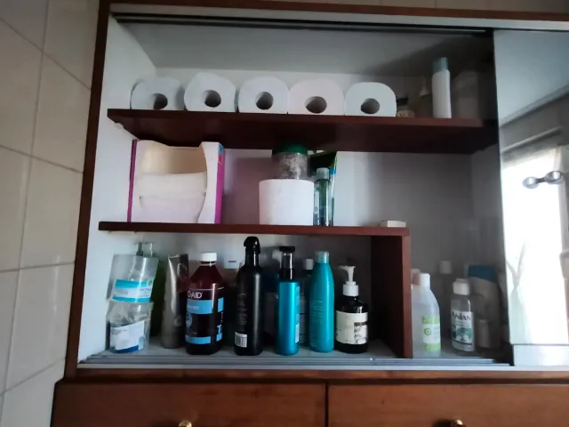 Mueble alto baño madera y cristal.Desmontado