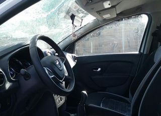 Dacia 4981359 254113300r mando elevalunas sandero