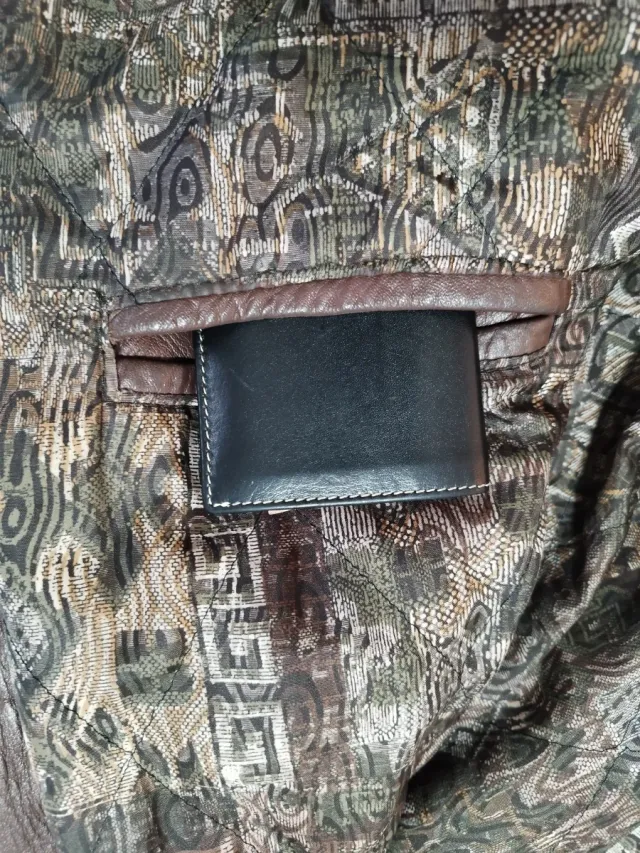 Cazadora de piel marrón