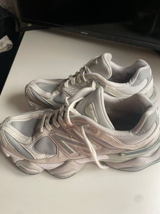 Zapatillas New Balance 9060 Gris Talla 43