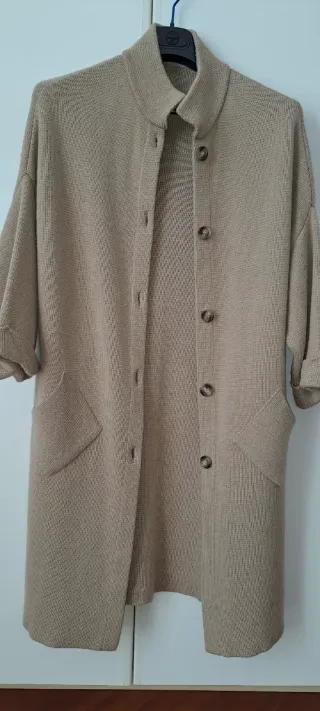 Cappotto in lana merino beige maniche a chimono