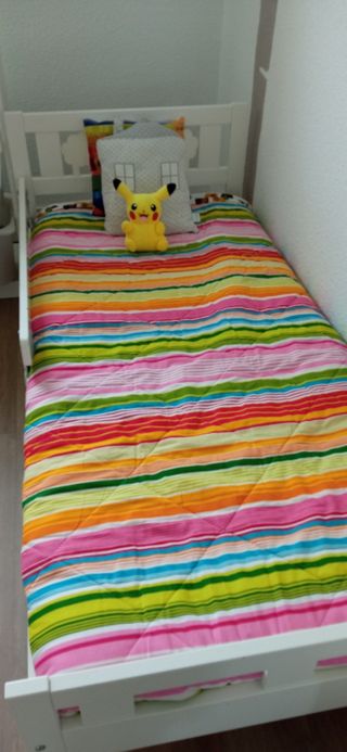Cama infantil Ikea con barrera y protectores