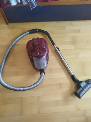 Aspiradora Rowenta Roja