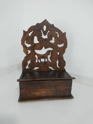 Antica scatola di legno intagliata portasale portaspezie