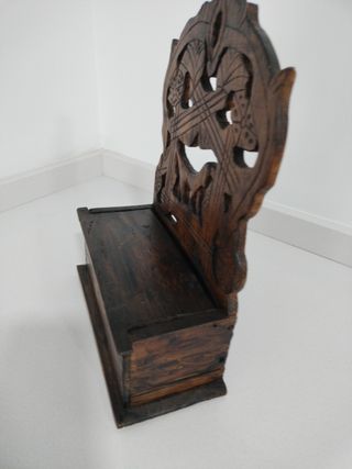 Antica scatola di legno intagliata portasale portaspezie