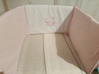 Protector cuna bebé elefante rosa