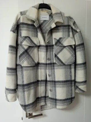 Chaqueta sobrecamisa cuadros Stradivarius 