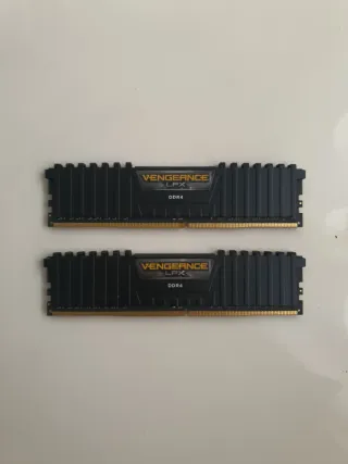 2x Corsair Vengeance LPX 16GB DDR4 RAM