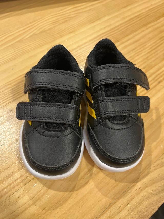 Zapatillas Adidas niño/bebé sin usar talla 20