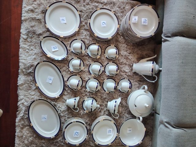 Vajilla de porcelana 83 piezas.Se usó 3 veces .