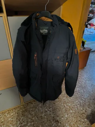Chaqueta de hombre negra