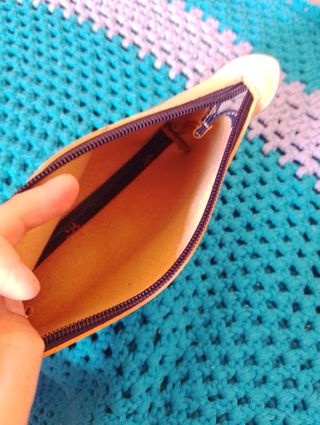 Monedero de cuero con estampado de caballo más gaf