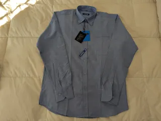 Camisa de hombre a estrenar.