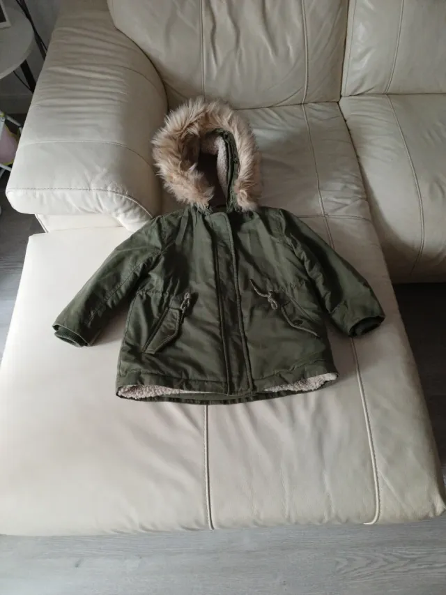 Abrigo verde talla 5 años
