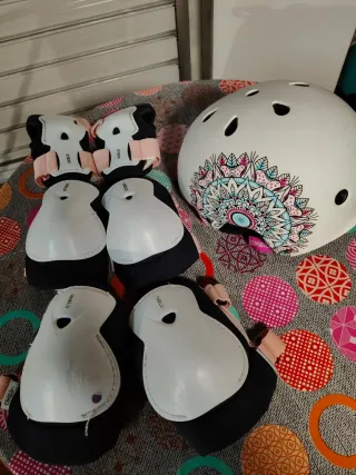 Casco y protectores patinaje Oxelo