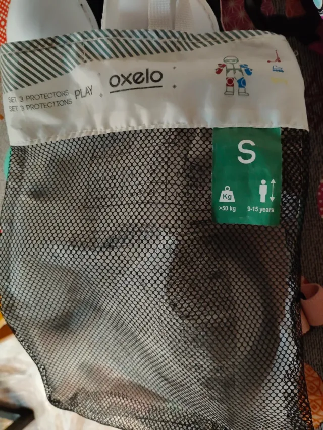 Casco y protectores patinaje Oxelo