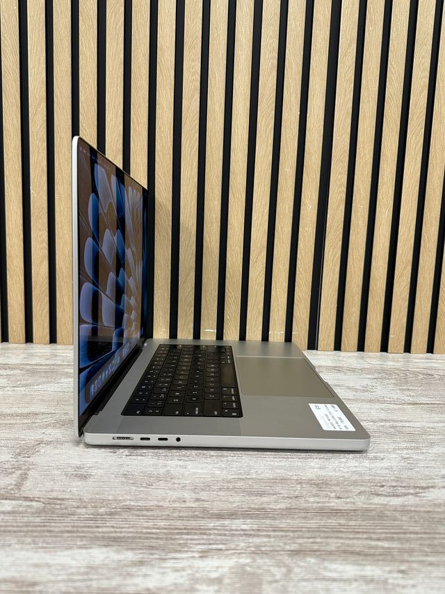 MacBook Pro 16" 2021 M1 MAX 32gb 1tb SSD