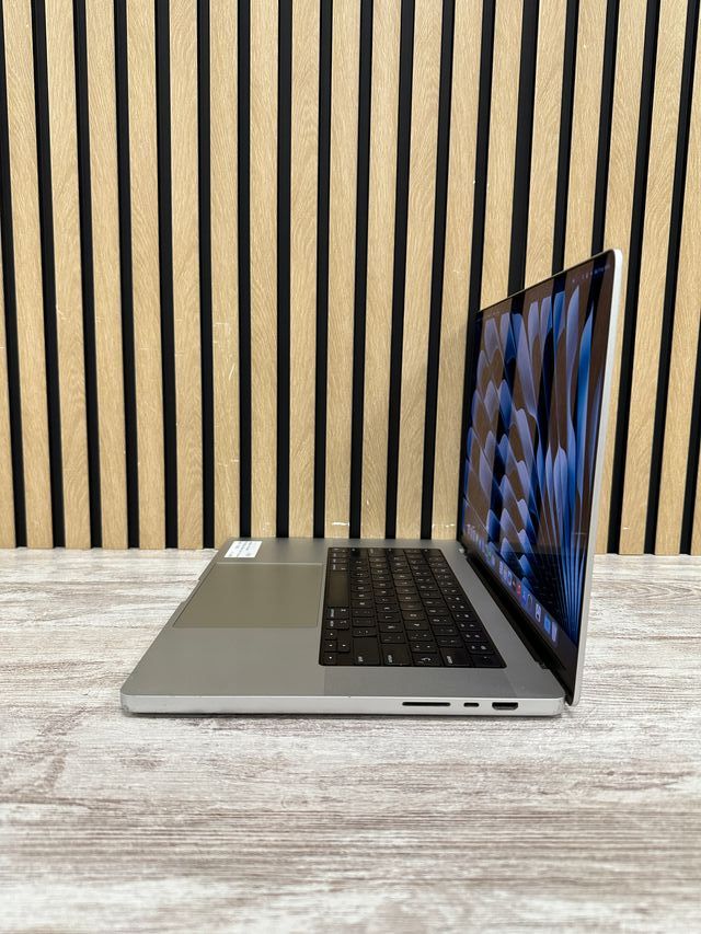 MacBook Pro 16" 2021 M1 MAX 32gb 1tb SSD