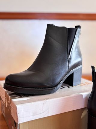 Stivaletti neri donna