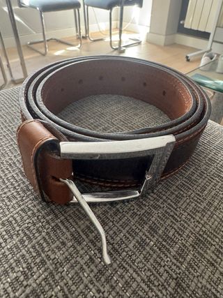 Cinturón marrón de hombre de piel auténtica 
