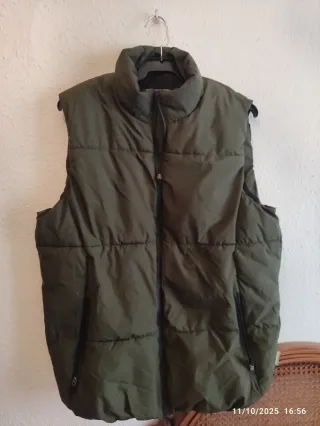 Chaleco acolchado hombre verde oliva