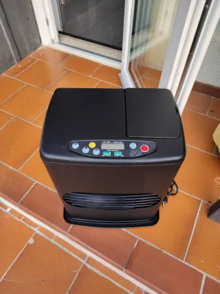Stufa elettronica a combustibile nera