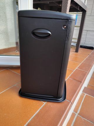 Stufa elettronica a combustibile nera
