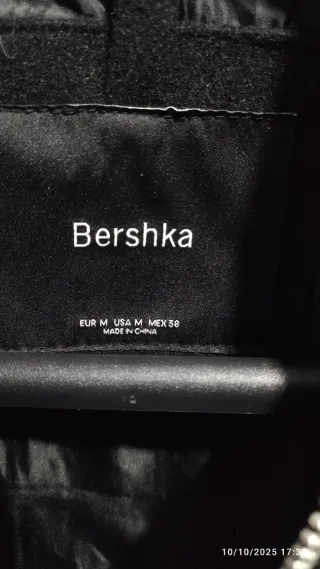 Chaqueta Bershka Tokyo Negra Talla M