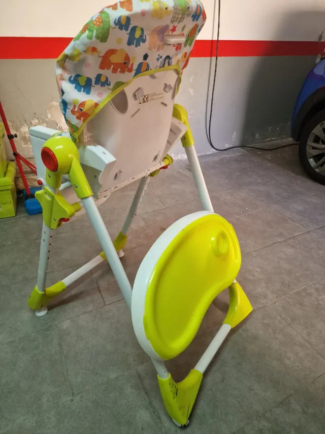 Trona bebé plegable y regulable. Modelo elefante.