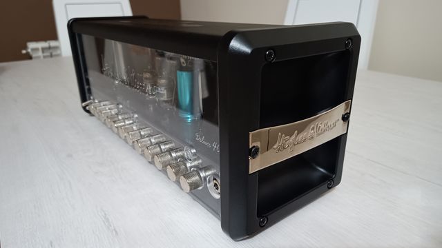 Amplificador Hughes & Kettner TubeMeister Deluxe40