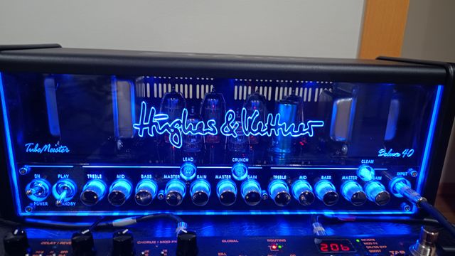 Amplificador Hughes & Kettner TubeMeister Deluxe40