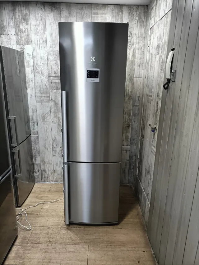 Frigorífico Electrolux 200x60cm A+ con Garantía 