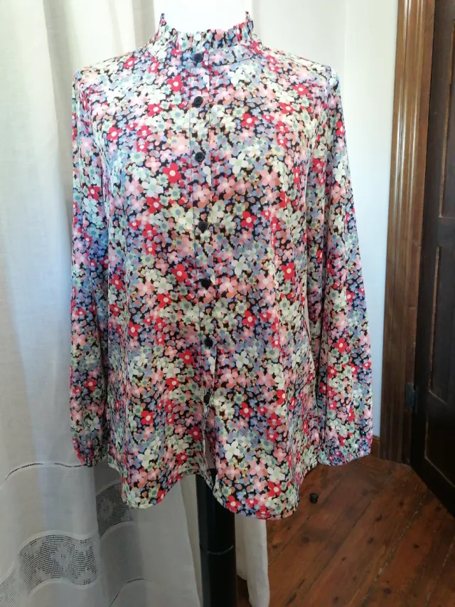 Camisa estampada flores talla L