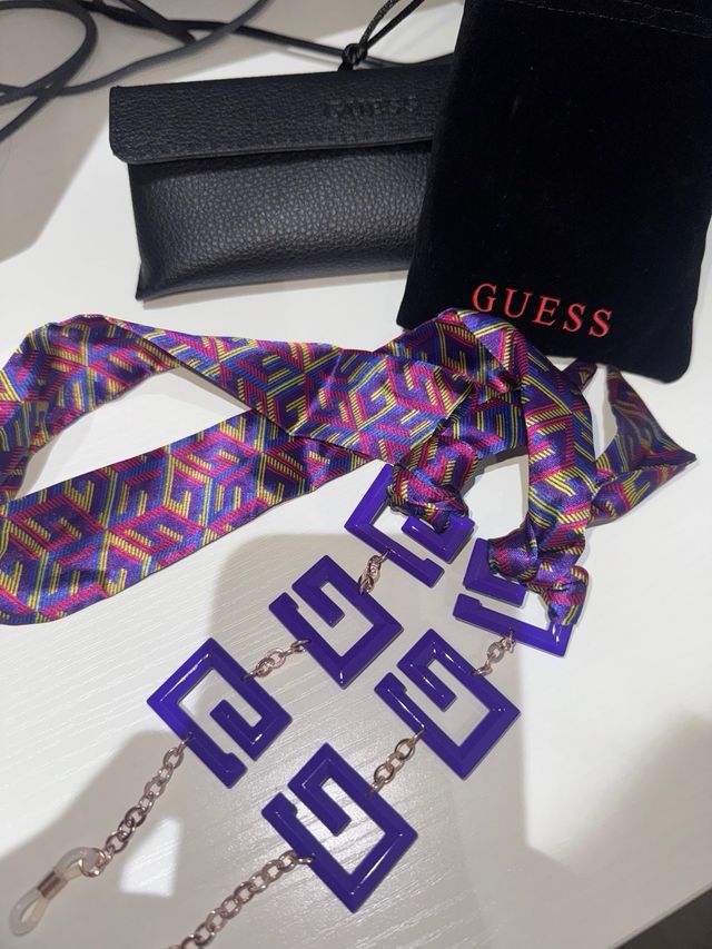 Gafas de sol Guess Violeta