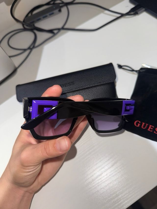 Gafas de sol Guess Violeta