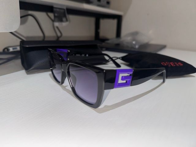 Gafas de sol Guess Violeta